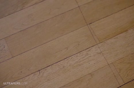 Nancy A красиво трахается на качелях
